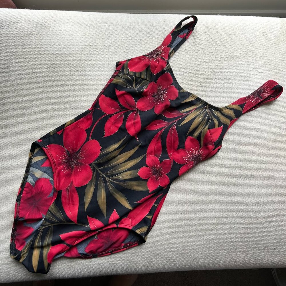 Beautiful floral red vintage 90s swimsuit - excellent condition!